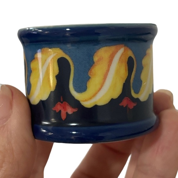 NIB Williams Sonoma Sicily Napkin Rings Set of 6 Blue Pattern Porcelain - Picture 2 of 5